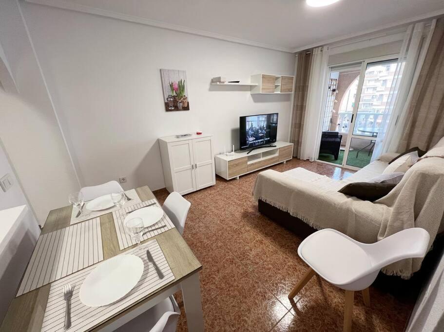 Nice And Central Apartment Τορεβιέχα Εξωτερικό φωτογραφία