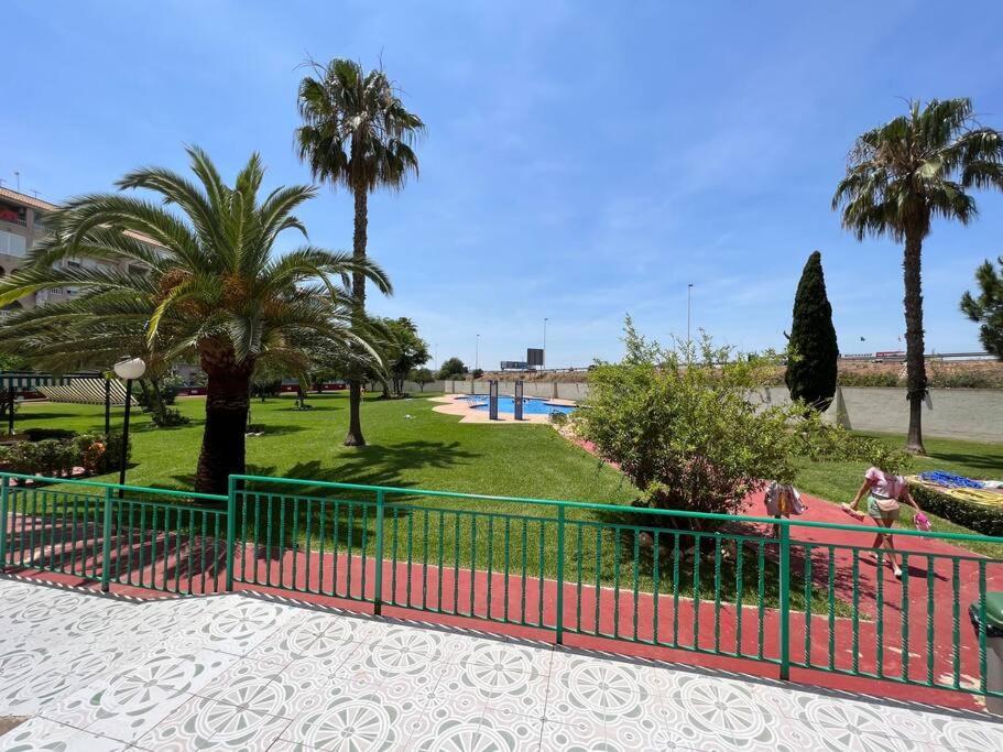 Nice And Central Apartment Τορεβιέχα Εξωτερικό φωτογραφία
