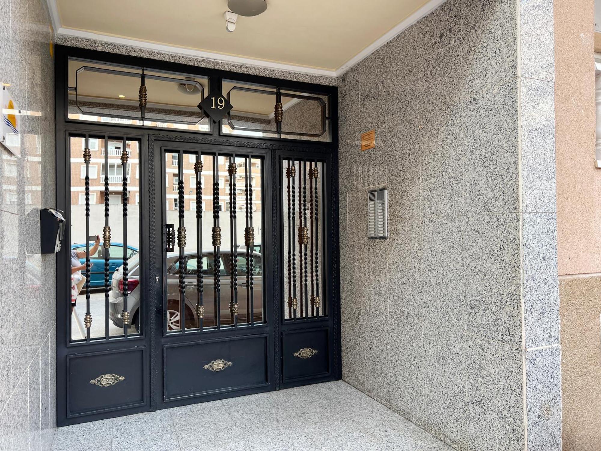 Nice And Central Apartment Τορεβιέχα Εξωτερικό φωτογραφία